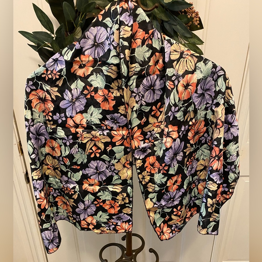 Pretty Vintage Colorful Floral Pansies Lightweight Scarf